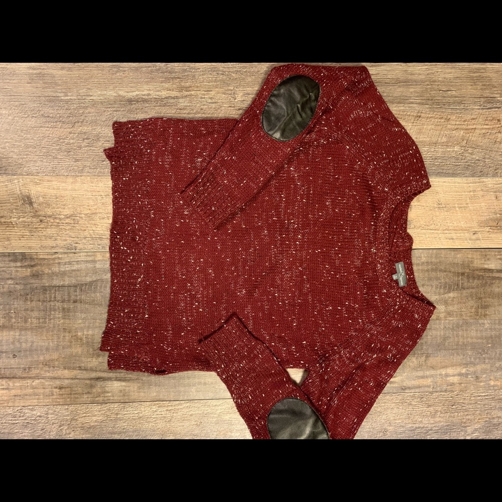 Market and Spruce Women’s Maroon sweater